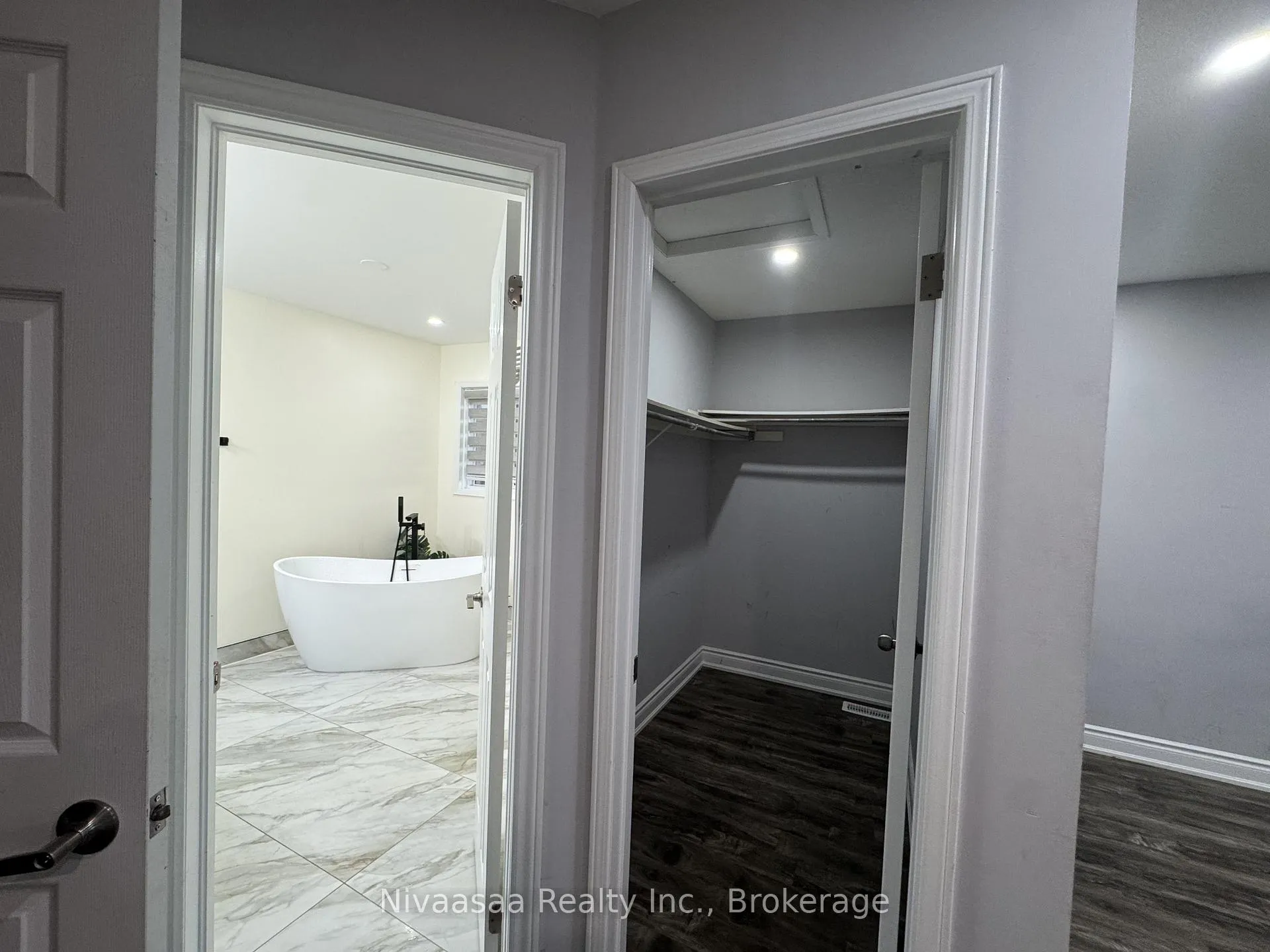Photo 10 of Unit UPPER LEVEL, 23 Ravenscliffe Court, Brampton, Northwood Park — HOMEH