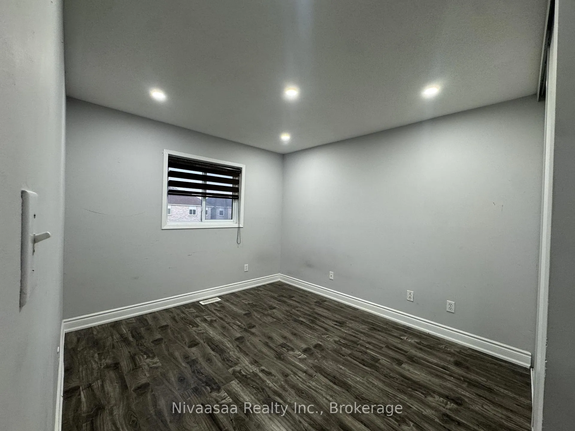 Photo 14 of Unit UPPER LEVEL, 23 Ravenscliffe Court, Brampton, Northwood Park — HOMEH