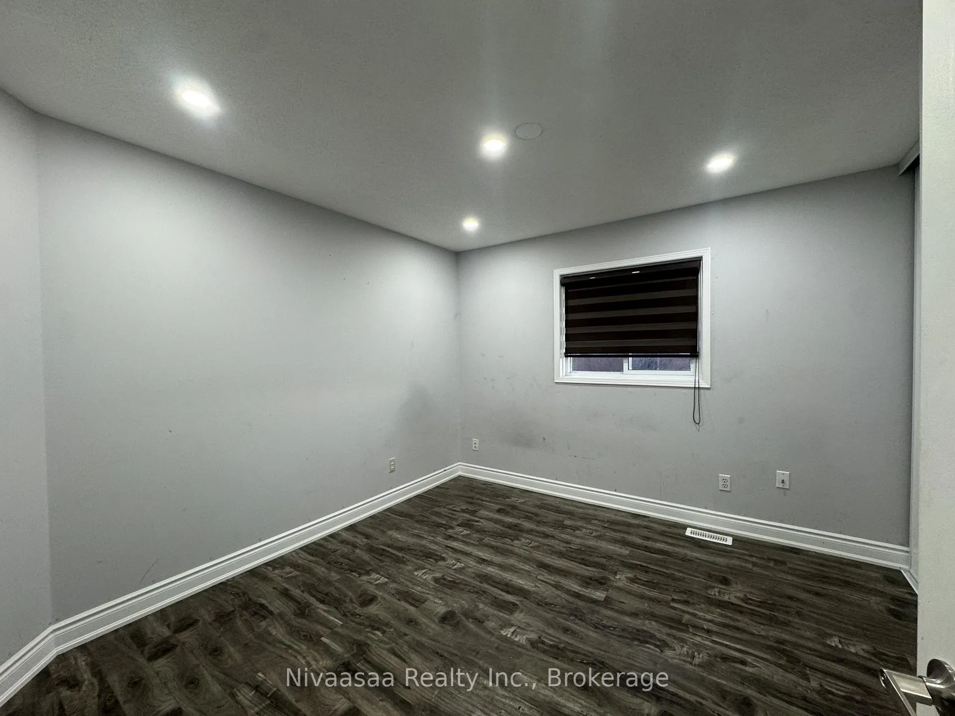 Photo 15 of Unit UPPER LEVEL, 23 Ravenscliffe Court, Brampton, Northwood Park — HOMEH