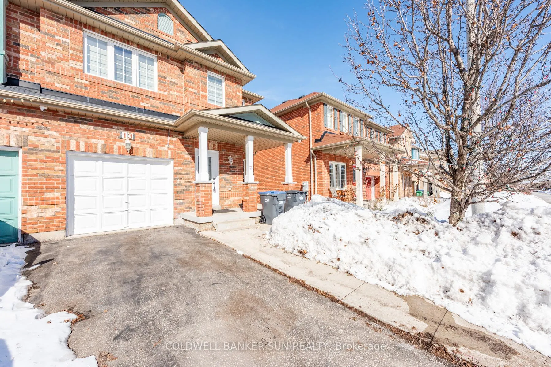 Photo 3 of 13 Travis Crescent, Brampton, Fletcher's Meadow — HOMEH