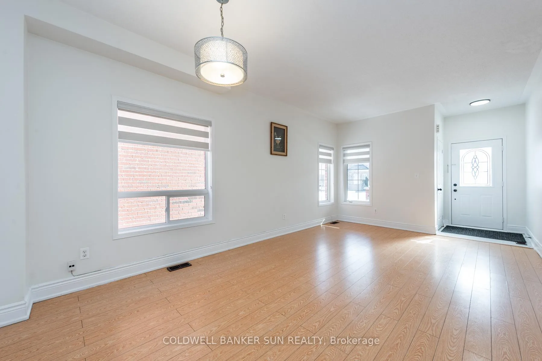 Photo 4 of 13 Travis Crescent, Brampton, Fletcher's Meadow — HOMEH