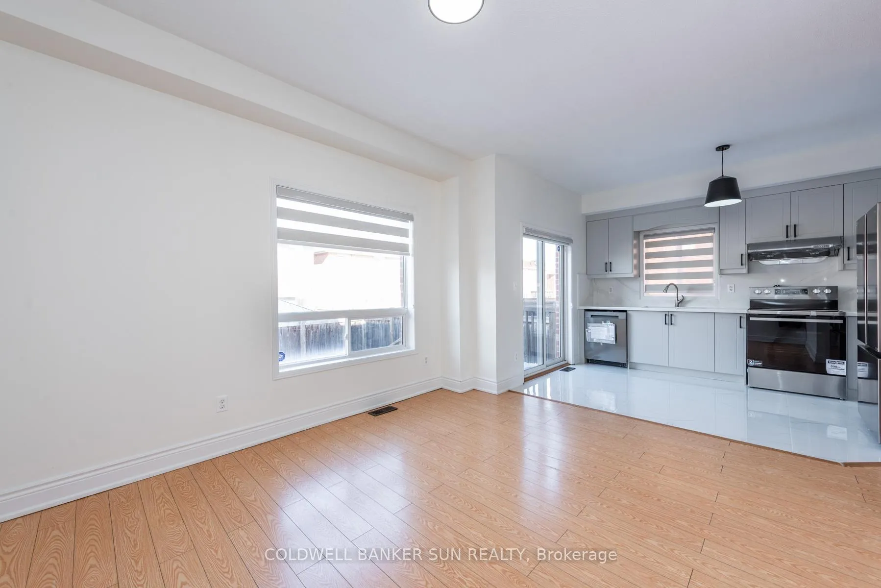 Photo 8 of 13 Travis Crescent, Brampton, Fletcher's Meadow — HOMEH