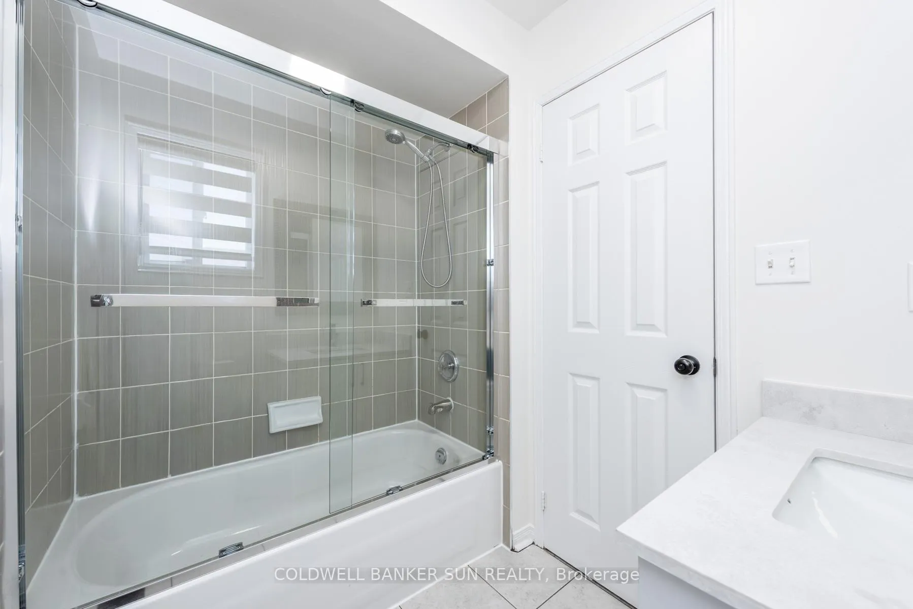 Photo 20 of 13 Travis Crescent, Brampton, Fletcher's Meadow — HOMEH