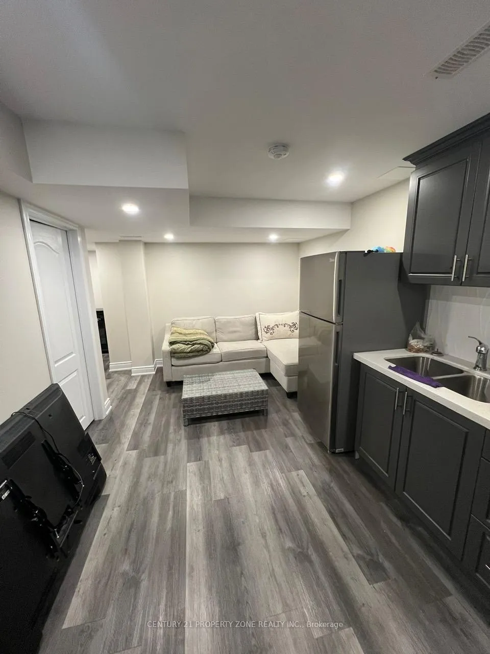 Photo 3 of 1568 Gainer Crescent, Milton, Clarke — HOMEH