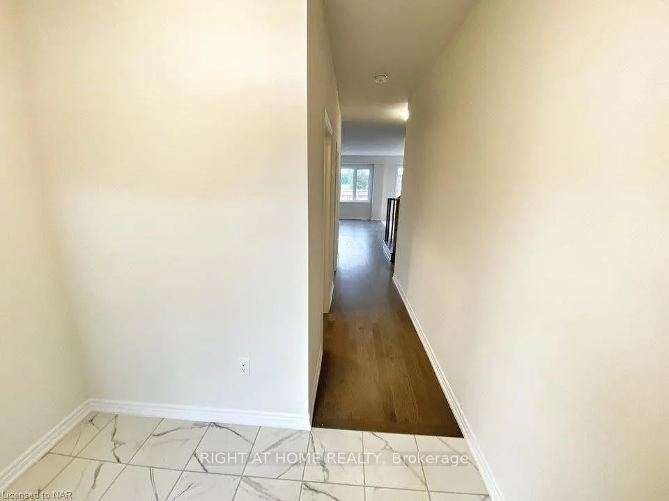 Photo 4 of 242 Explorer Way, Thorold, Rolling Meadows — HOMEH