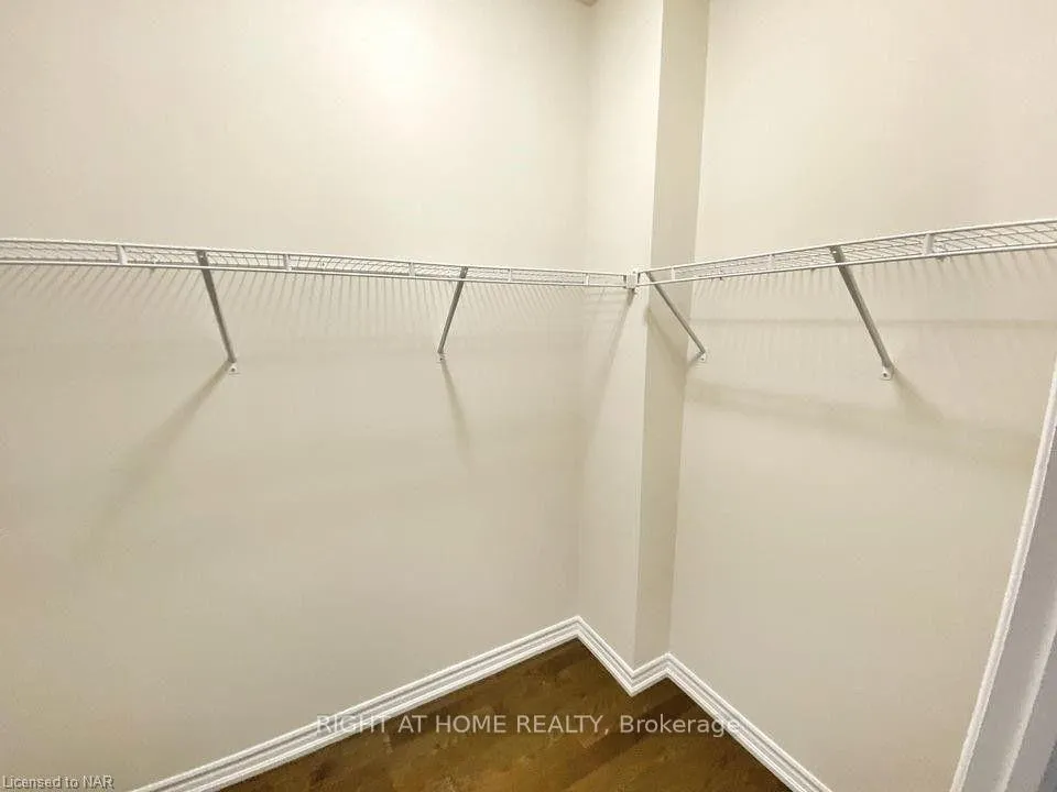 Photo 5 of 242 Explorer Way, Thorold, Rolling Meadows — HOMEH