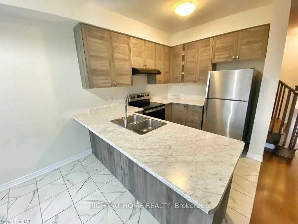 Photo 6 of 242 Explorer Way, Thorold, Rolling Meadows — HOMEH