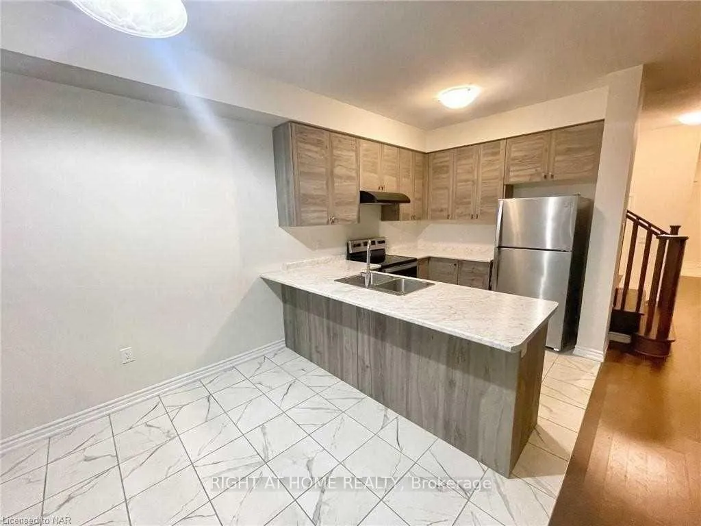 Photo 7 of 242 Explorer Way, Thorold, Rolling Meadows — HOMEH