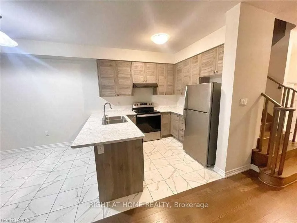 Photo 8 of 242 Explorer Way, Thorold, Rolling Meadows — HOMEH