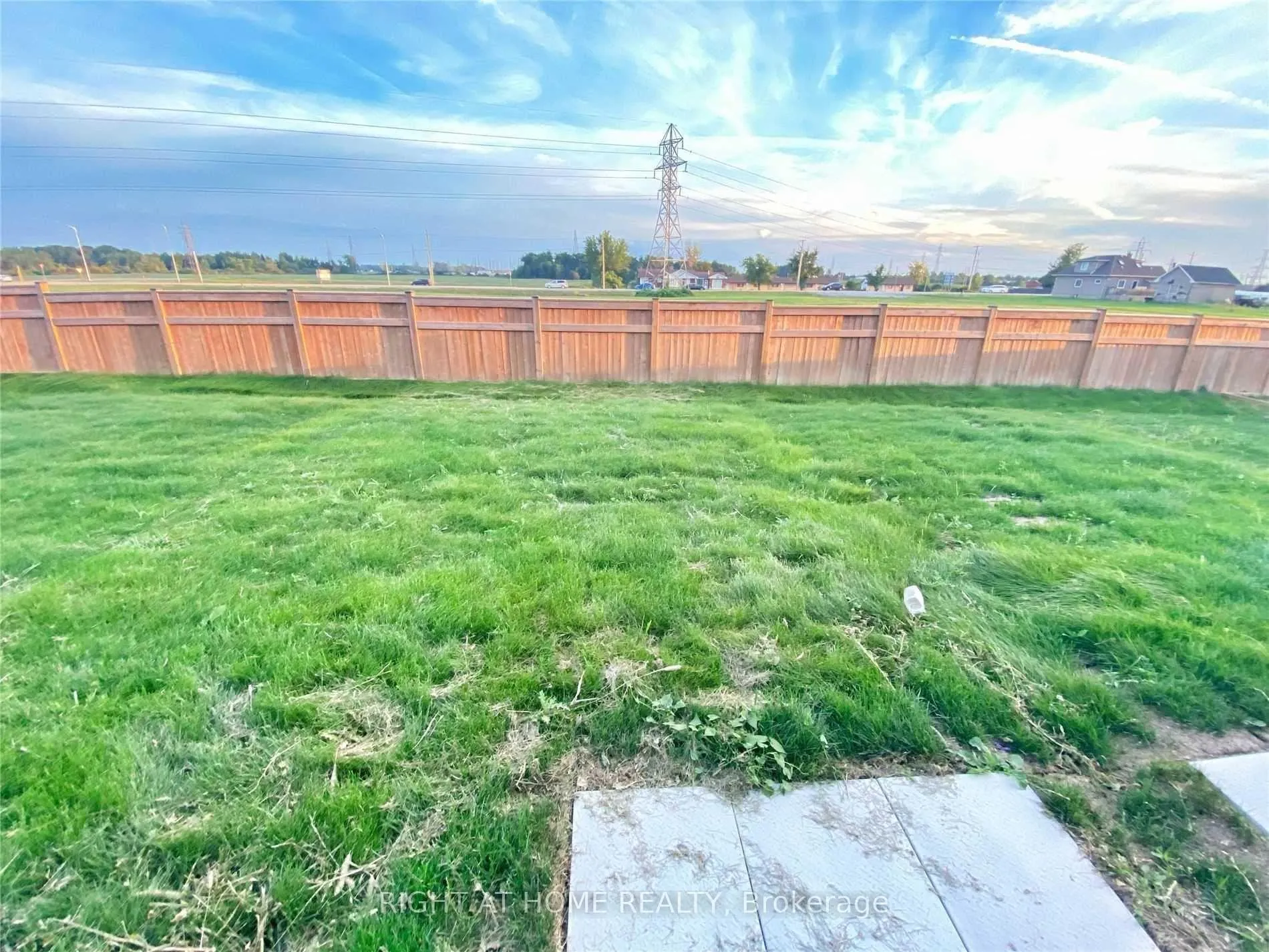 Photo 16 of 242 Explorer Way, Thorold, Rolling Meadows — HOMEH