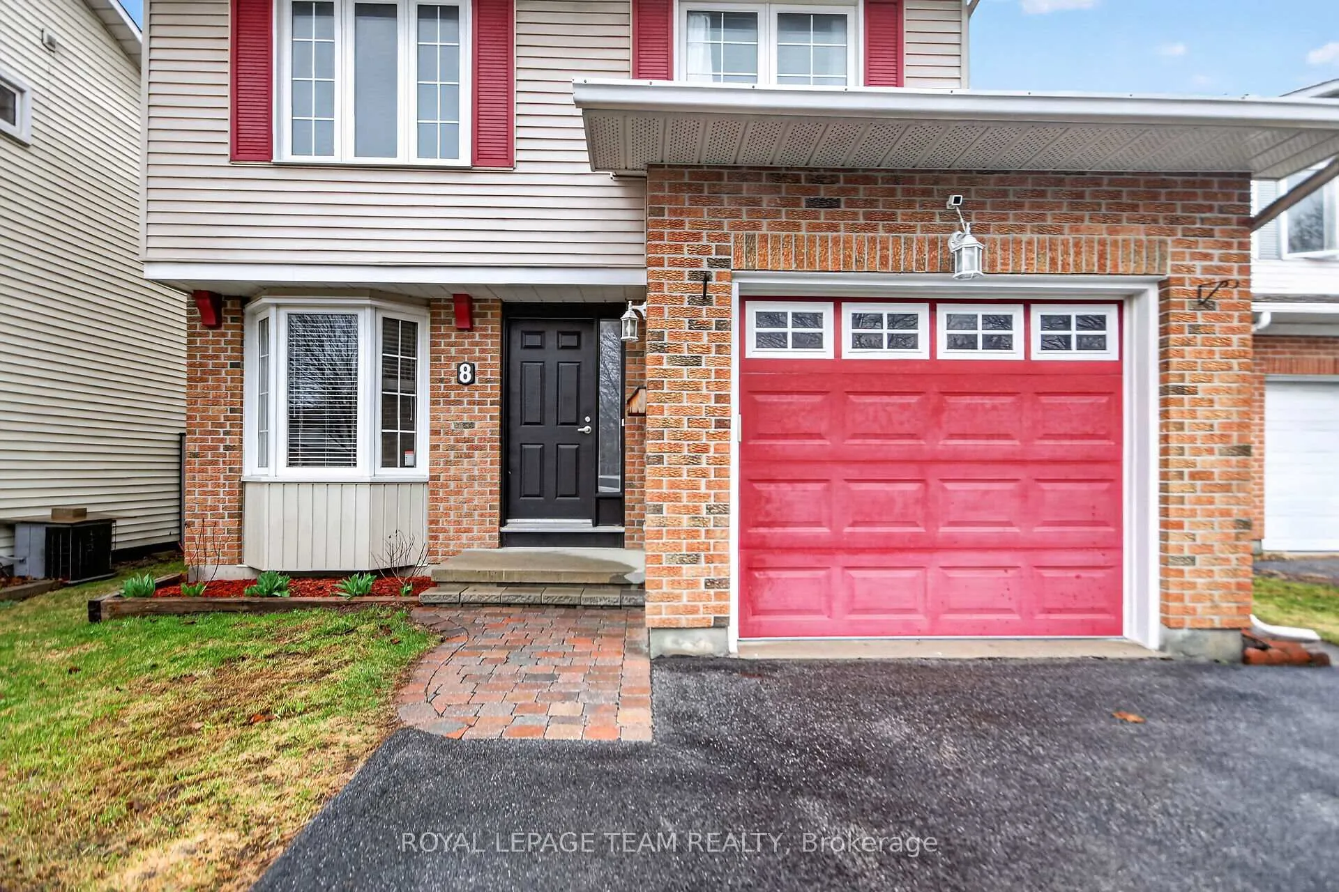 Photo 2 of 8 Gowrie Drive, Ottawa, Kanata - Glencairn/Hazeldean — HOMEH
