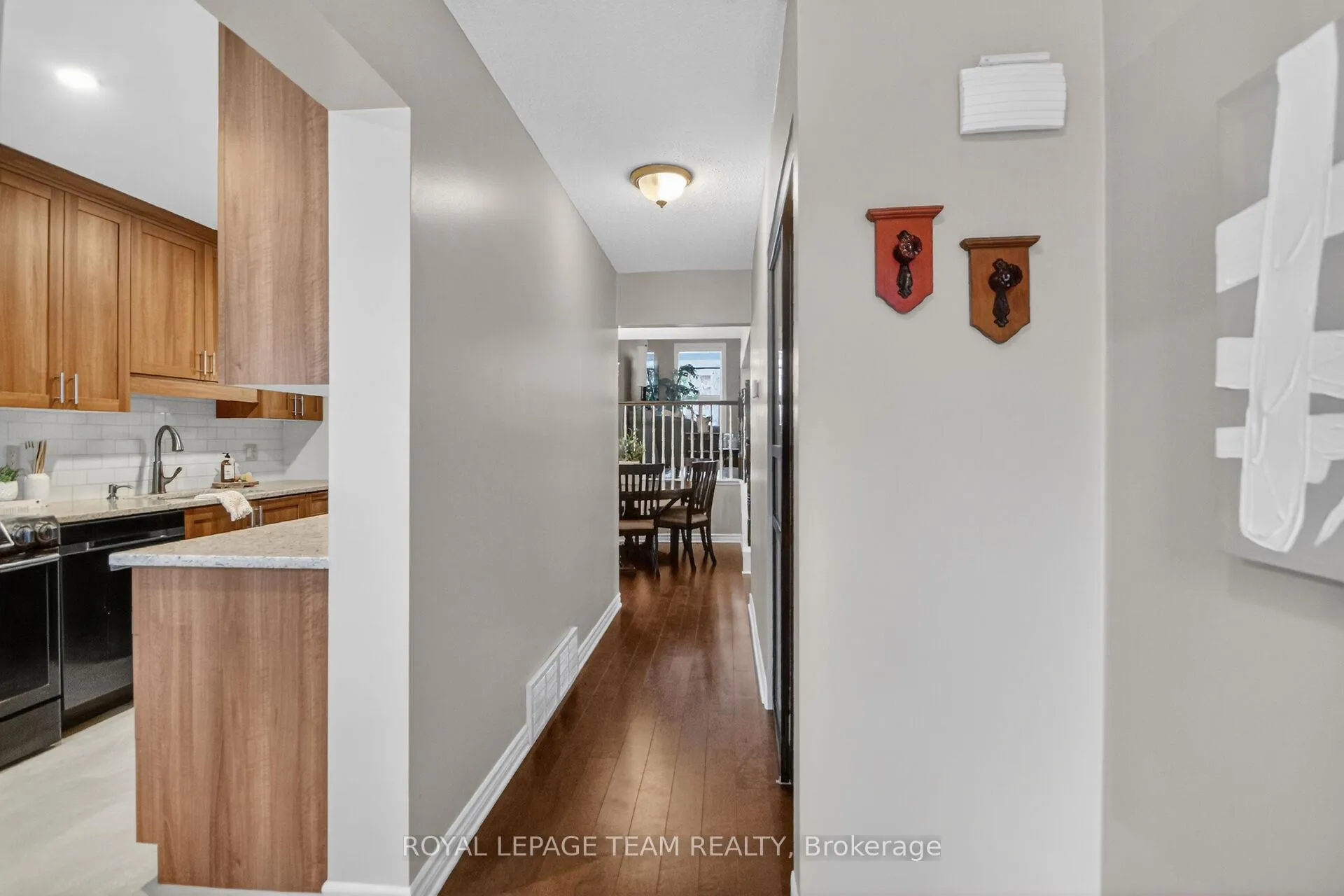Photo 5 of 8 Gowrie Drive, Ottawa, Kanata - Glencairn/Hazeldean — HOMEH