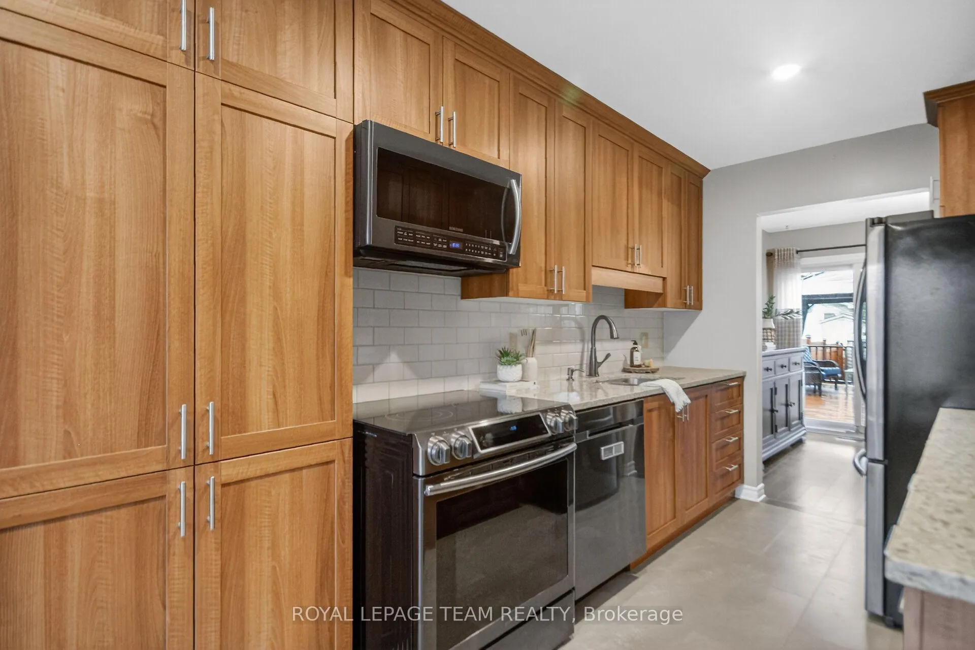 Photo 13 of 8 Gowrie Drive, Ottawa, Kanata - Glencairn/Hazeldean — HOMEH