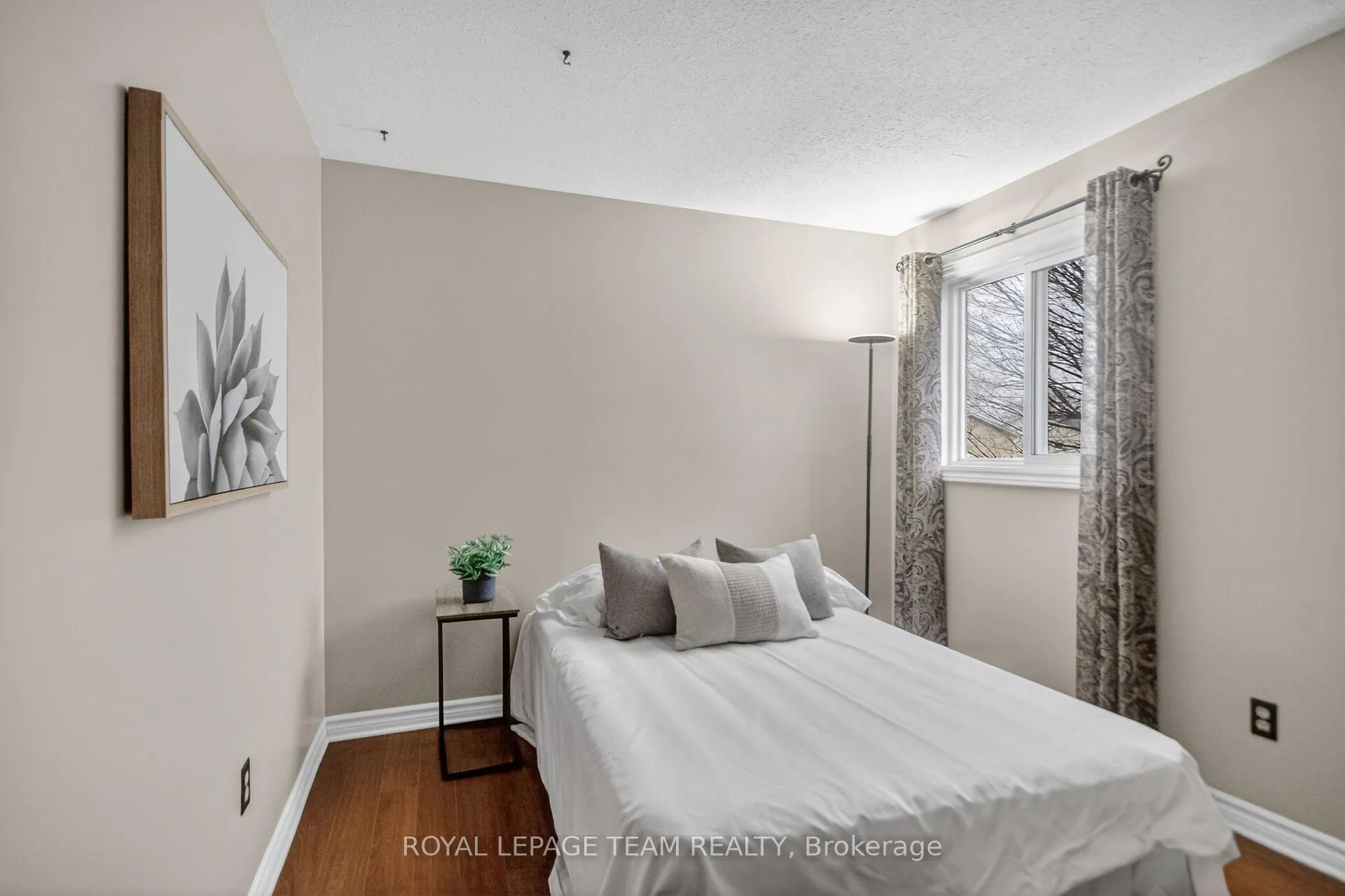Photo 34 of 8 Gowrie Drive, Ottawa, Kanata - Glencairn/Hazeldean — HOMEH