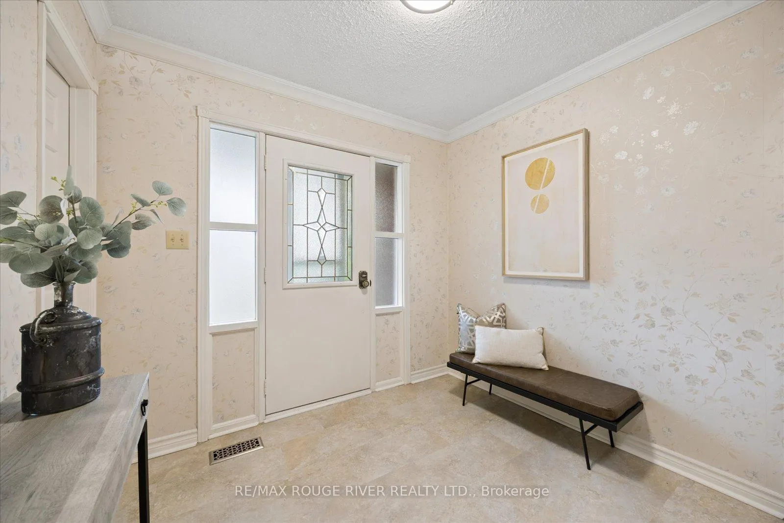Photo 2 of 502 Broadgreen Street, Pickering, West Shore — HOMEH