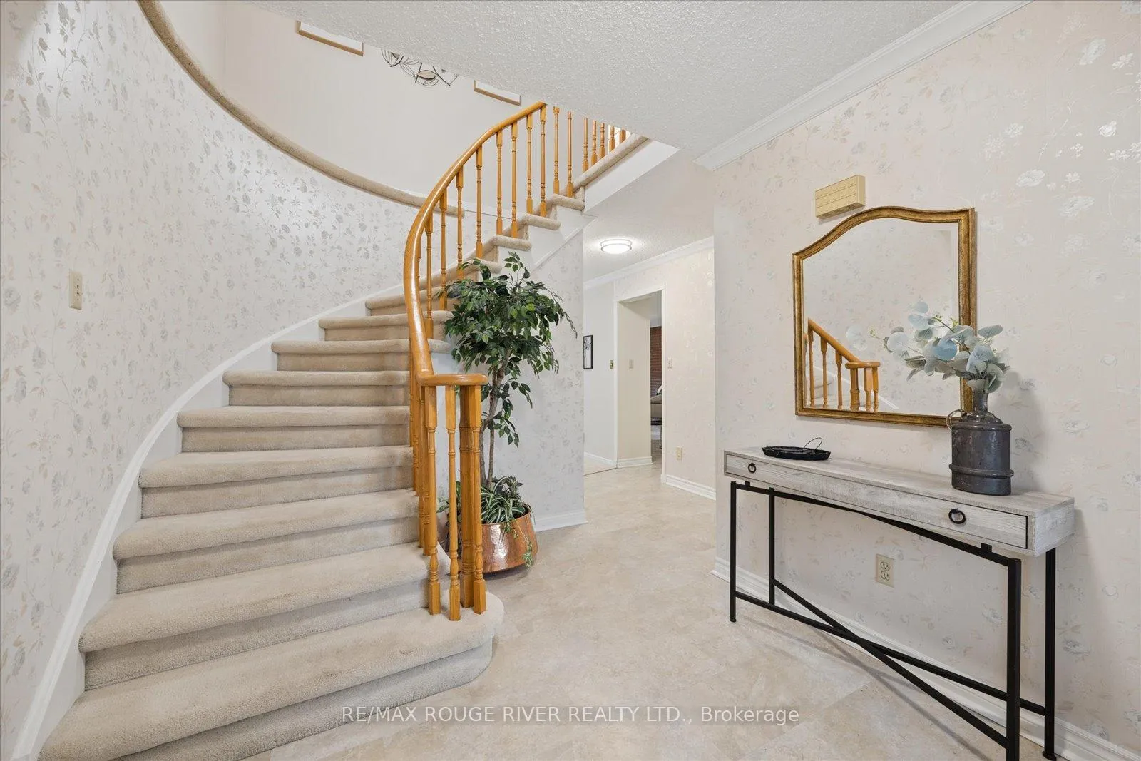 Photo 3 of 502 Broadgreen Street, Pickering, West Shore — HOMEH