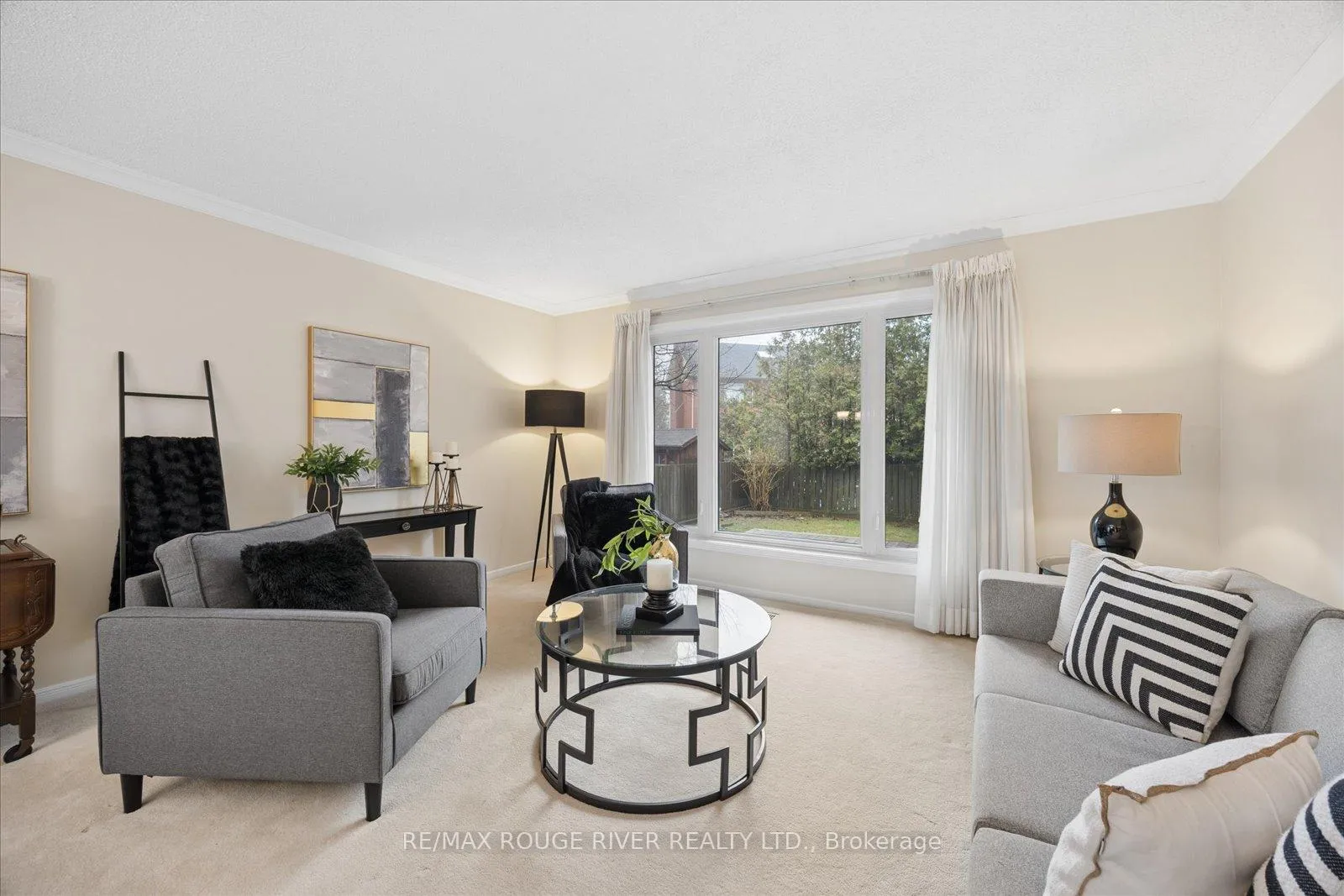 Photo 4 of 502 Broadgreen Street, Pickering, West Shore — HOMEH
