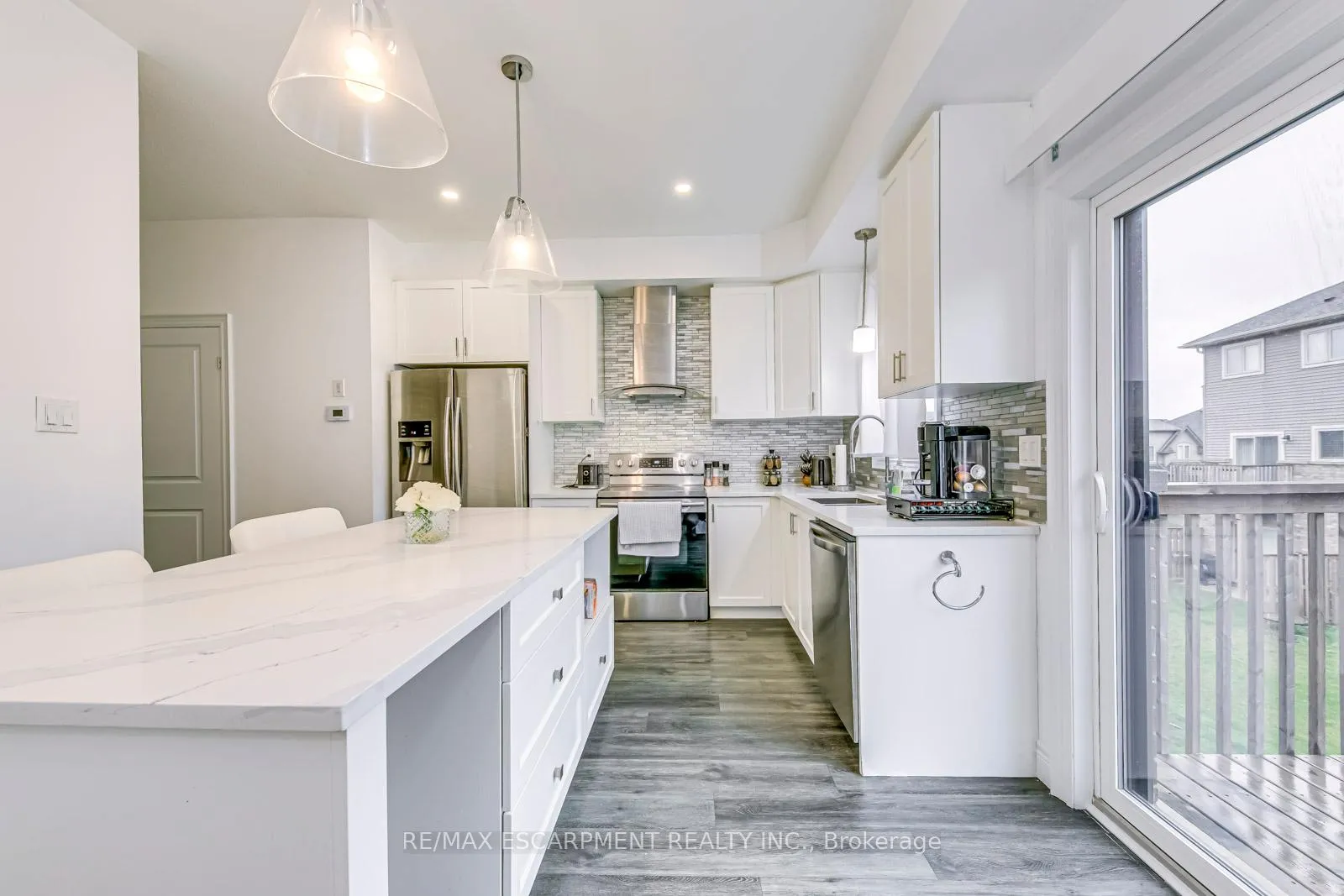 Photo 11 of 28 Barley Lane, Hamilton, Ancaster — HOMEH