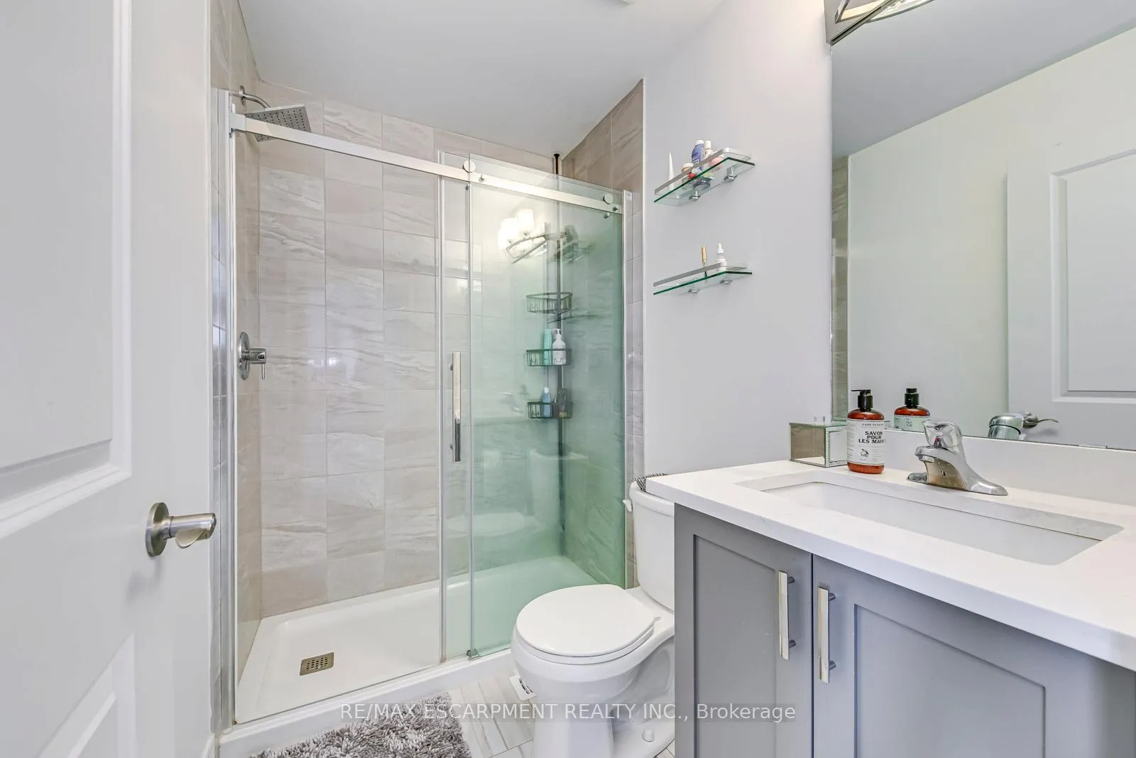 Photo 21 of 28 Barley Lane, Hamilton, Ancaster — HOMEH