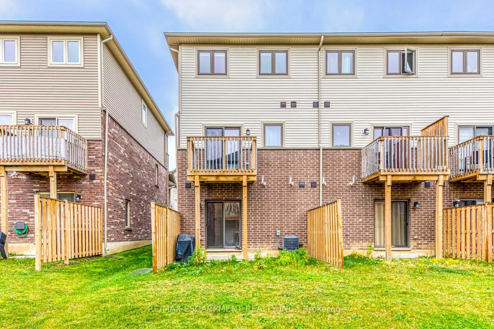 Photo 32 of 28 Barley Lane, Hamilton, Ancaster — HOMEH