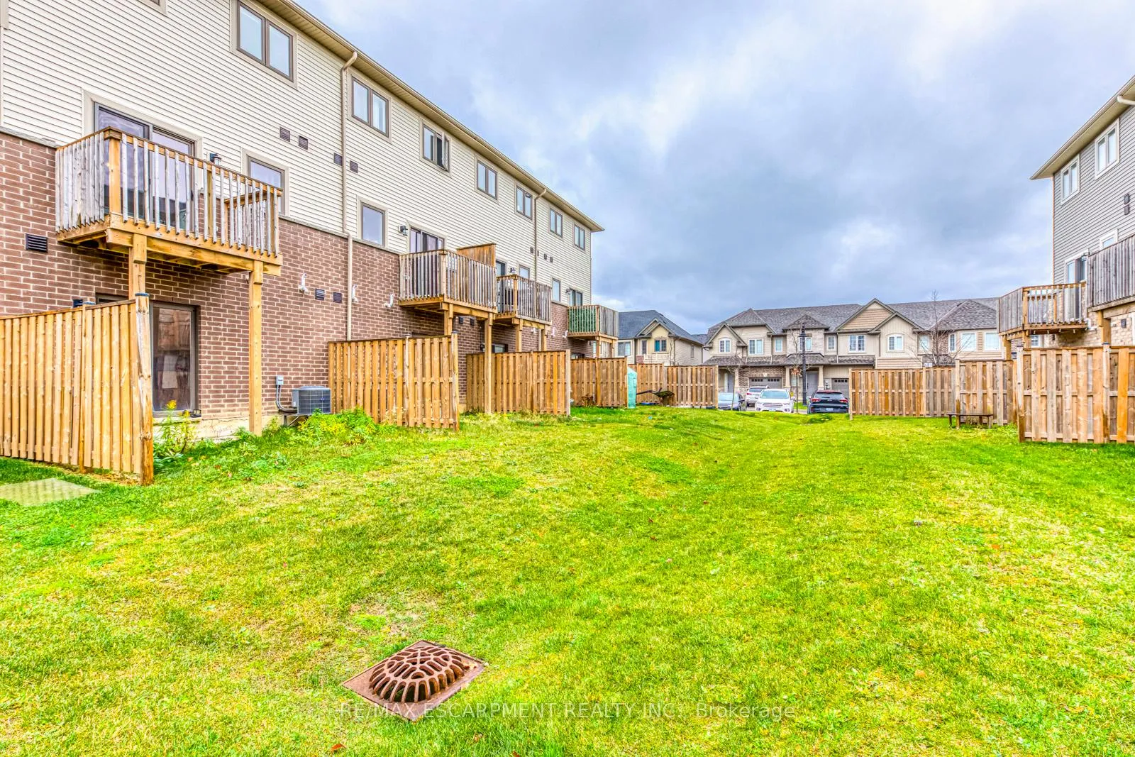 Photo 33 of 28 Barley Lane, Hamilton, Ancaster — HOMEH