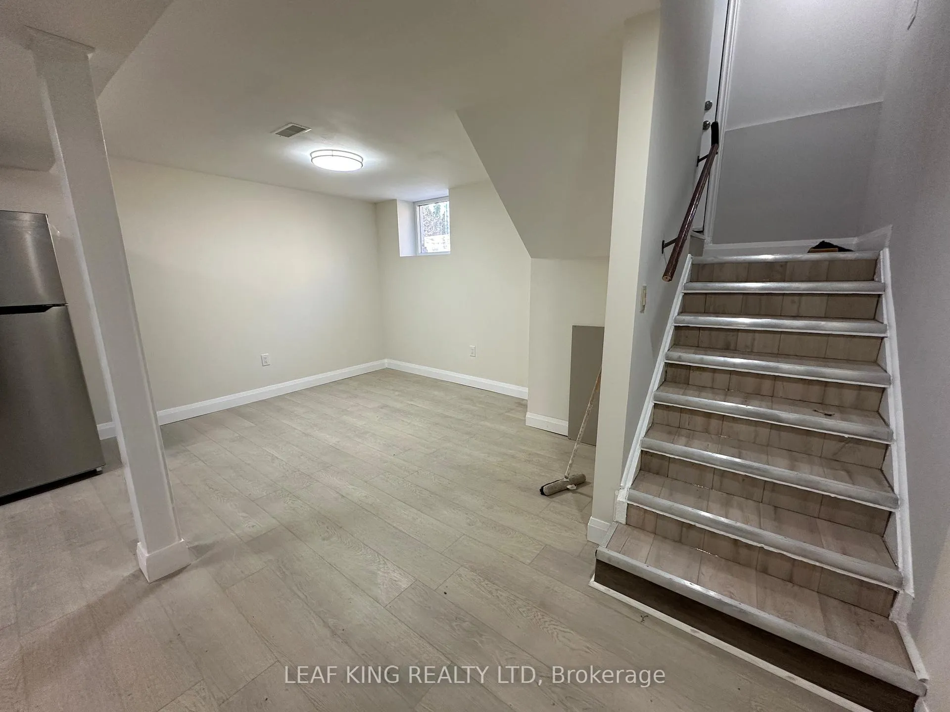 Photo 8 of 54 West 1st Street, Hamilton, Bonnington — HOMEH