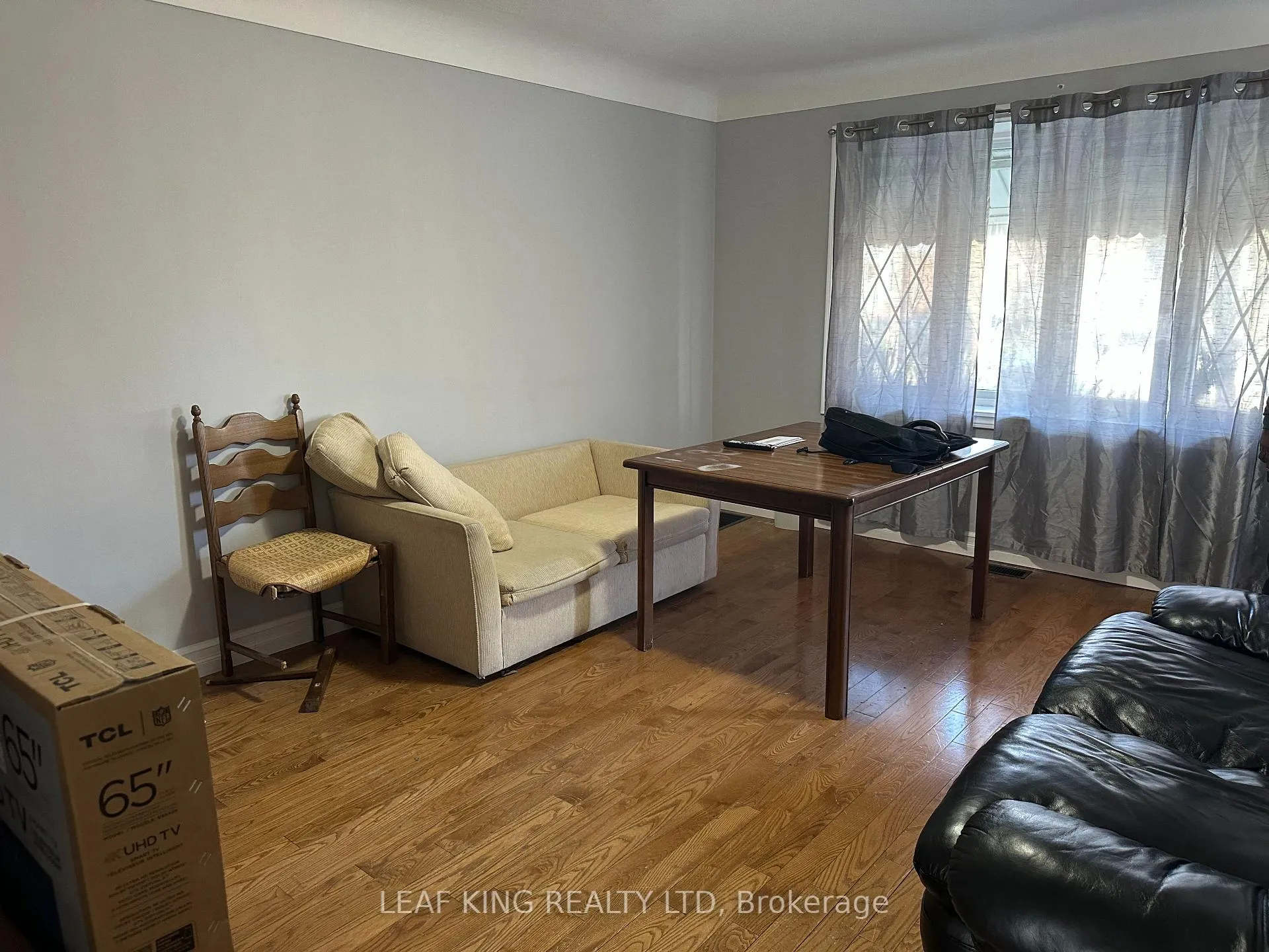 Photo 11 of 54 West 1st Street, Hamilton, Bonnington — HOMEH