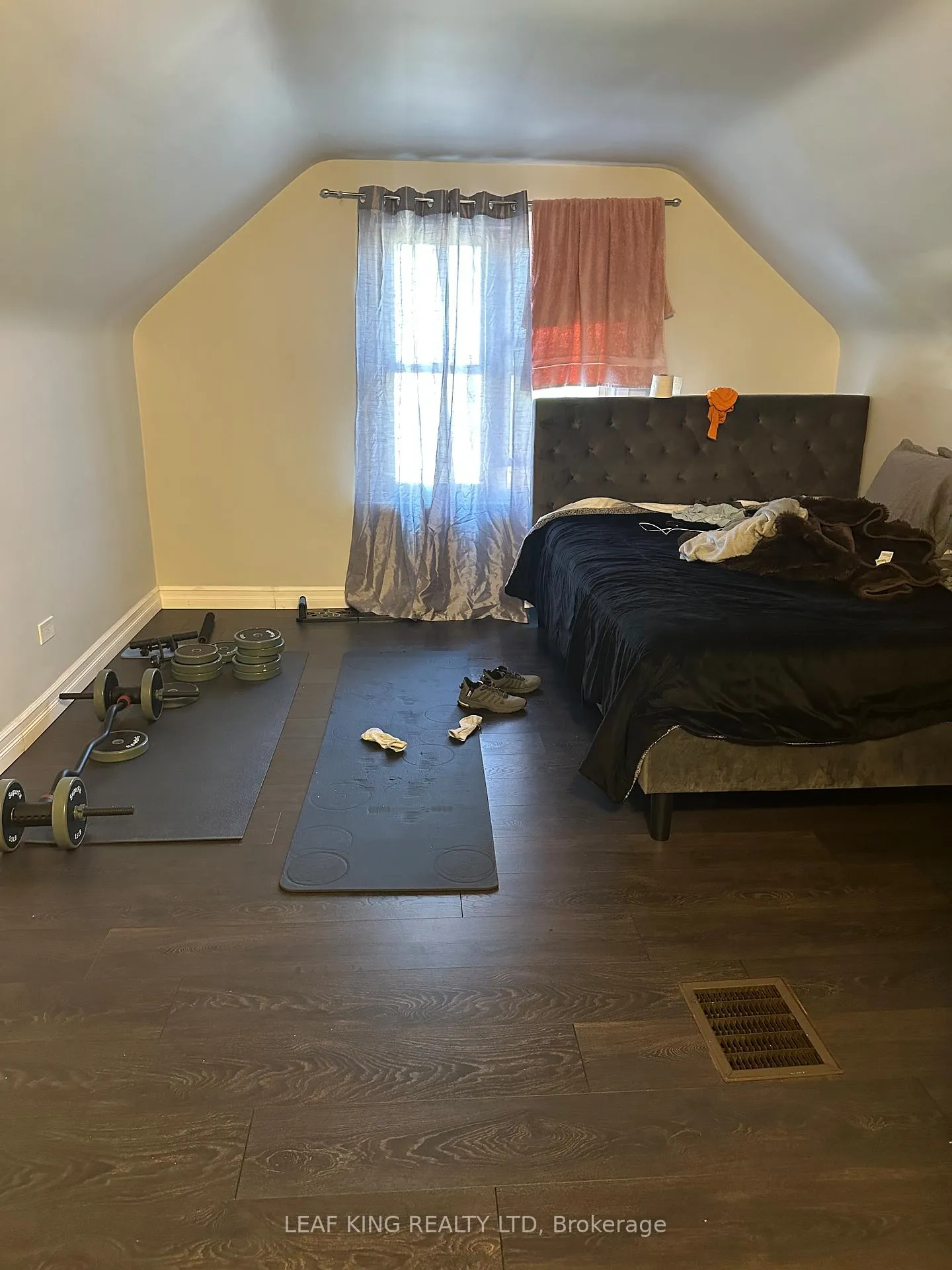 Photo 15 of 54 West 1st Street, Hamilton, Bonnington — HOMEH