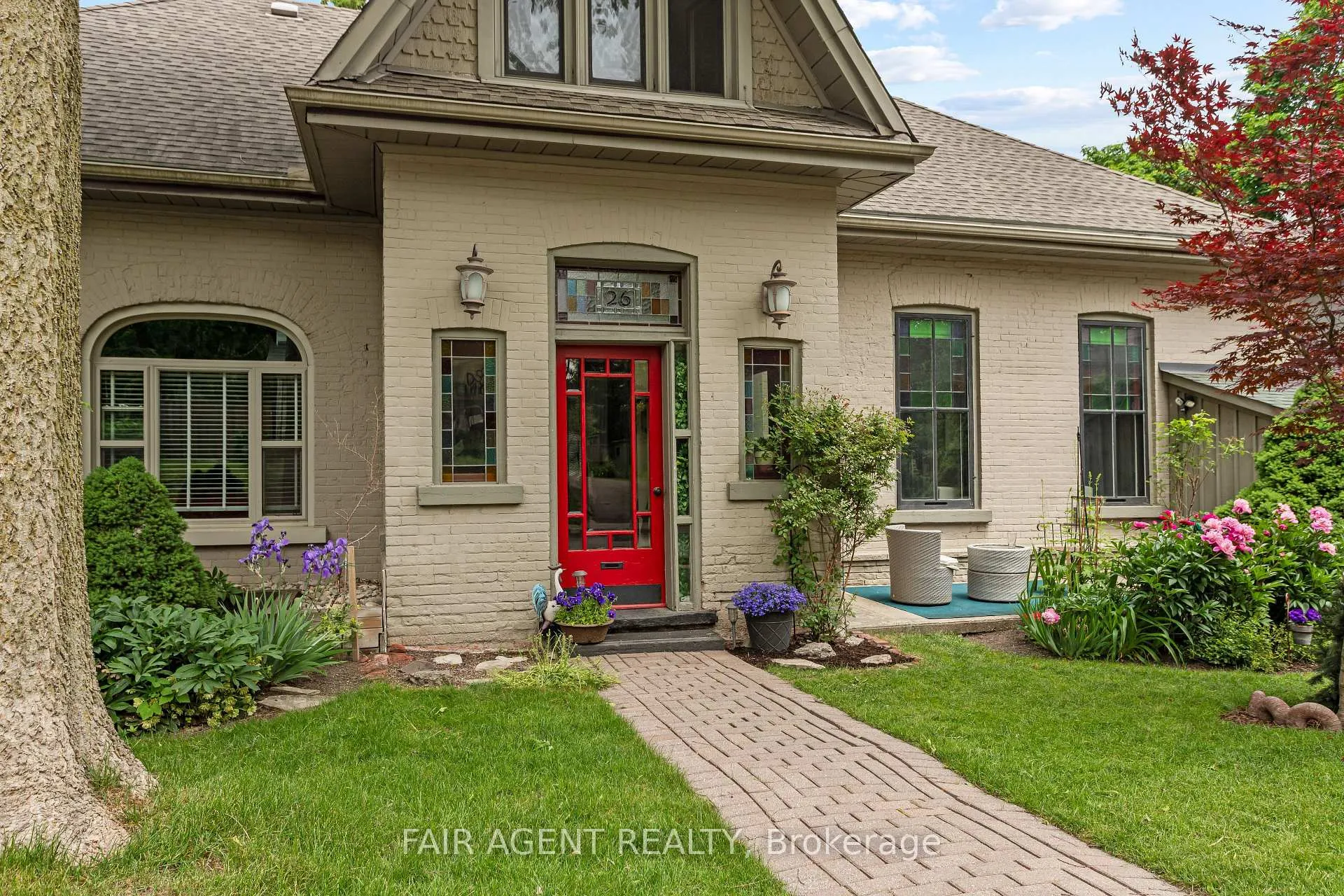 Photo 5 of 26 Daly Avenue, Stratford — HOMEH