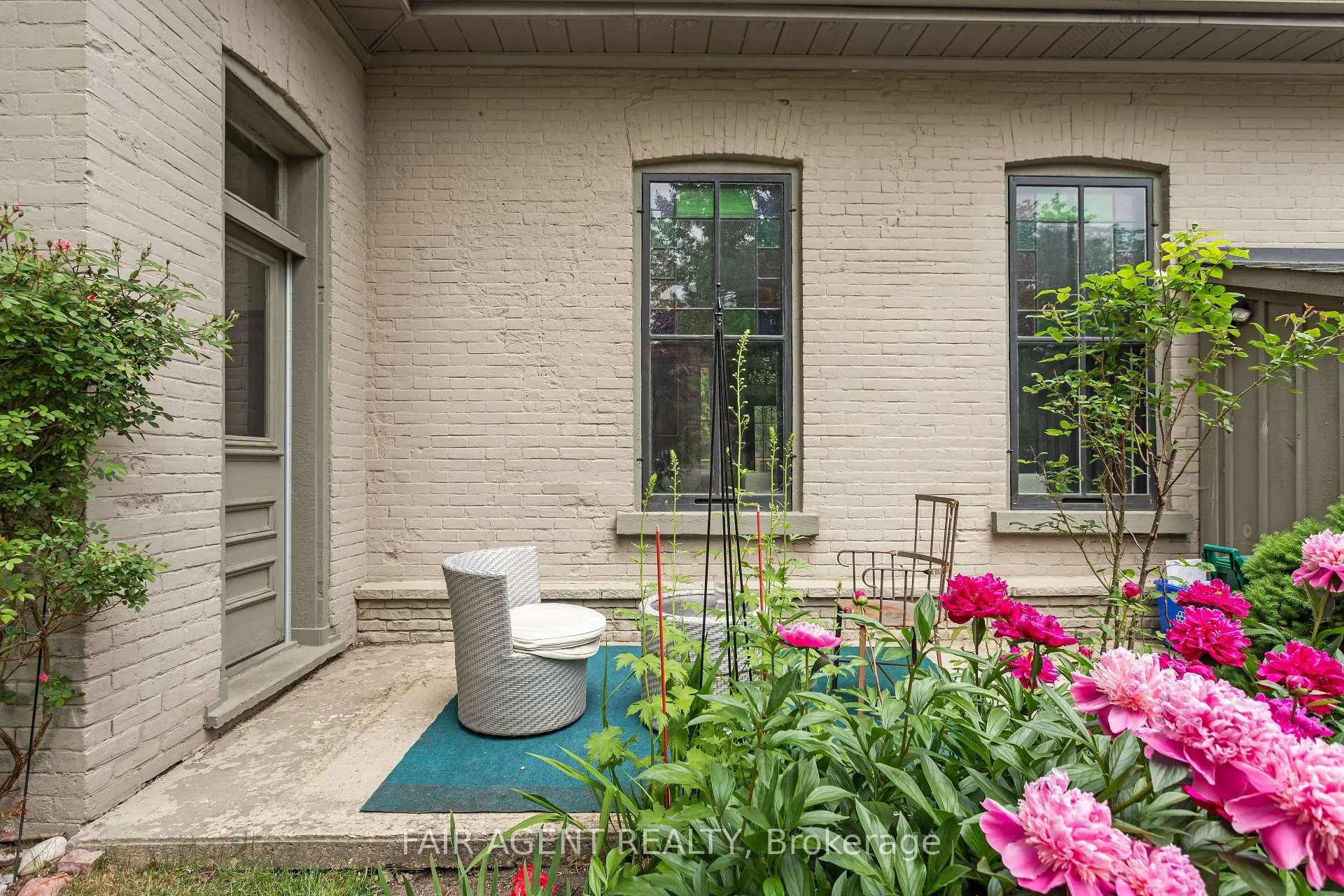 Photo 7 of 26 Daly Avenue, Stratford — HOMEH