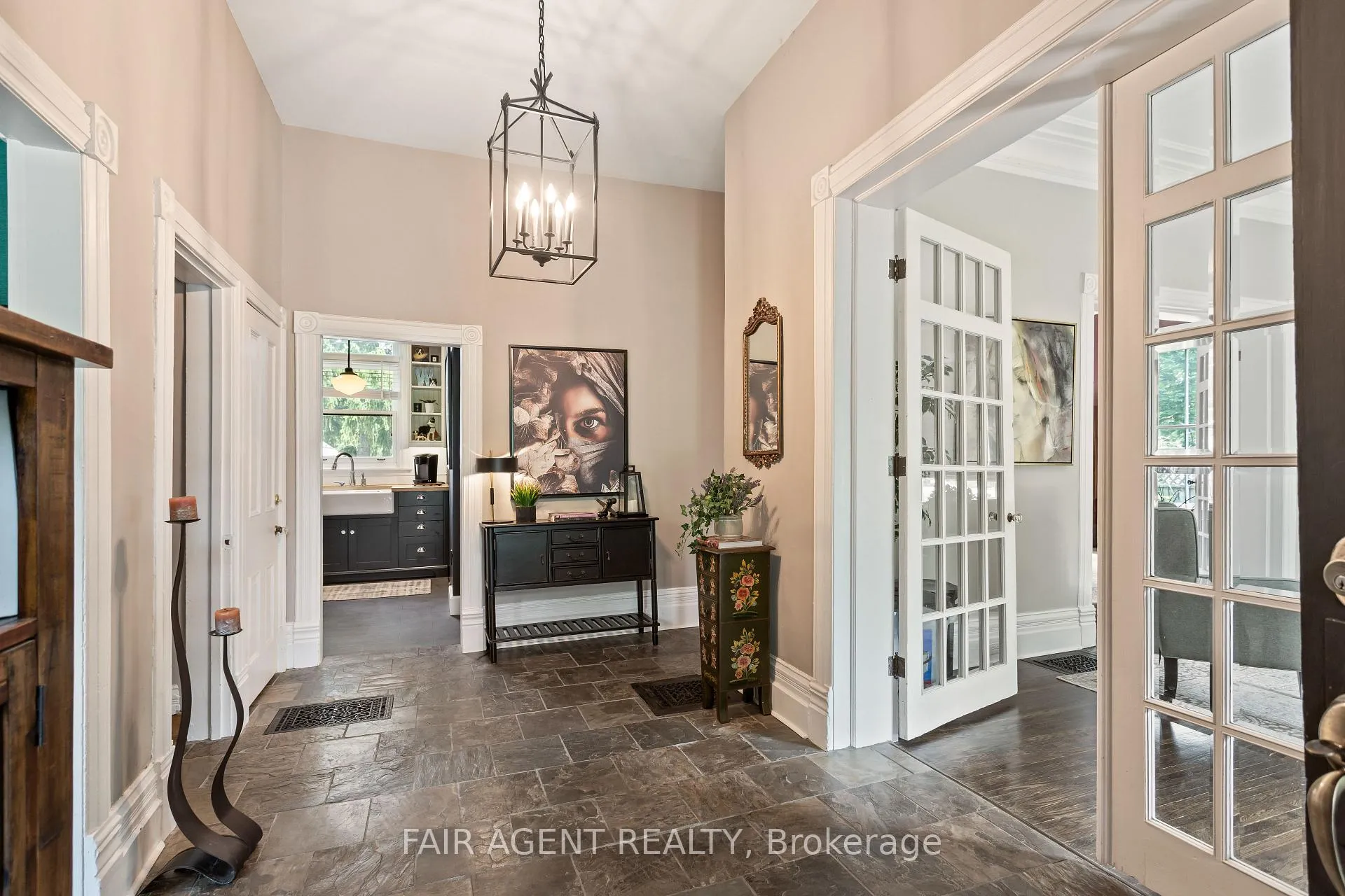 Photo 10 of 26 Daly Avenue, Stratford — HOMEH
