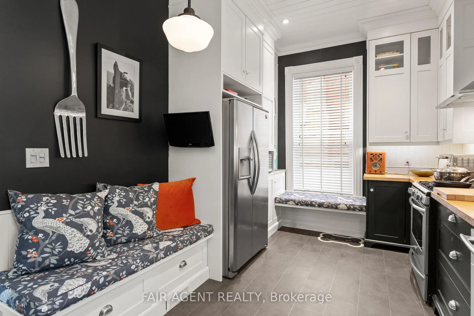Photo 24 of 26 Daly Avenue, Stratford — HOMEH