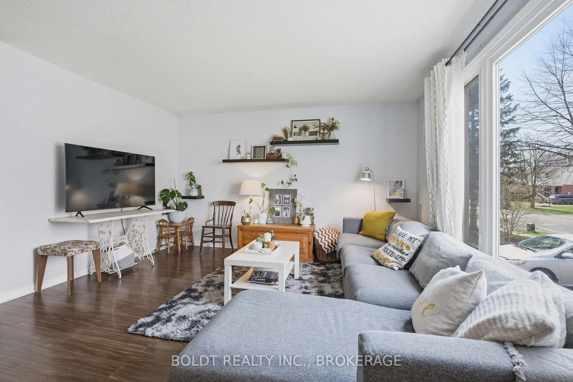 Photo 9 of 107 Chapel Hill Crescent, Welland, N. Welland — HOMEH
