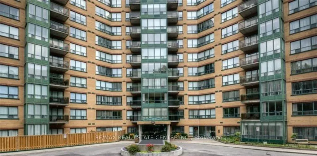 Photo 3 of Unit 808, 237 King Street W, Cambridge — HOMEH
