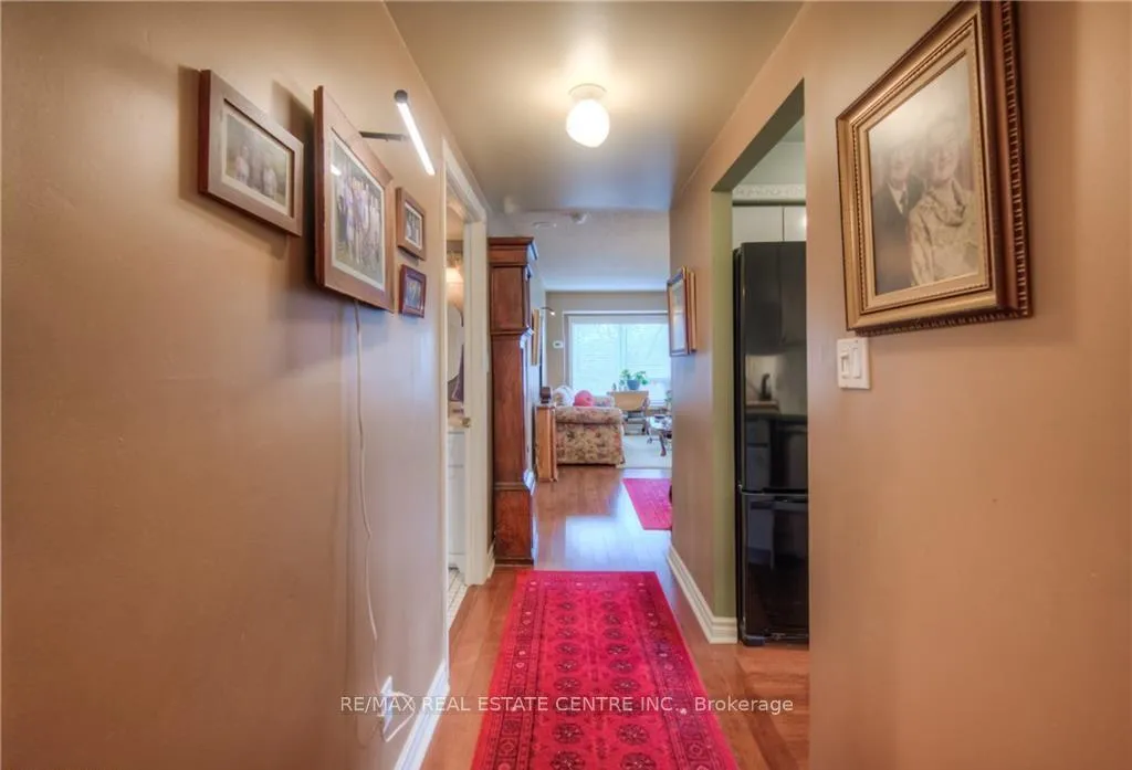 Photo 7 of Unit 808, 237 King Street W, Cambridge — HOMEH