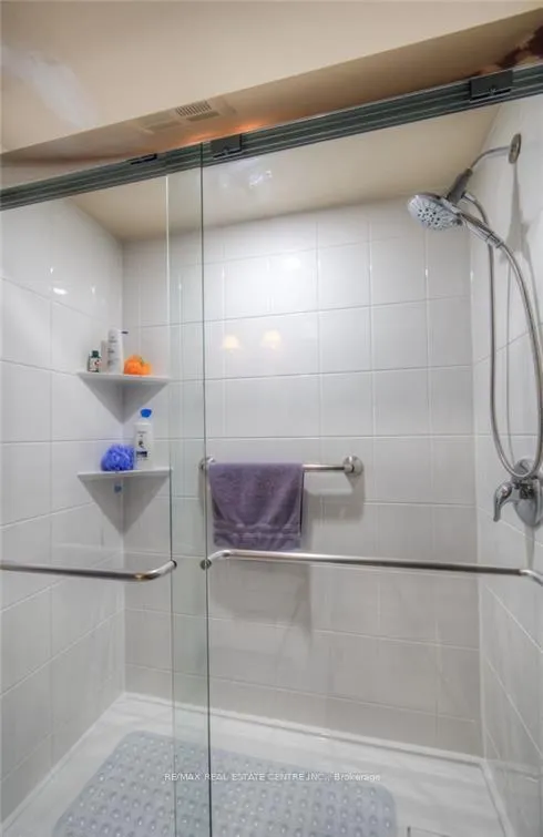 Photo 9 of Unit 808, 237 King Street W, Cambridge — HOMEH