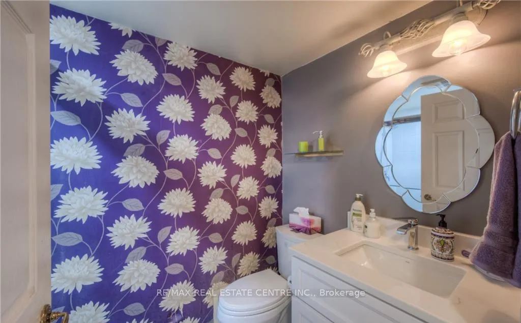 Photo 10 of Unit 808, 237 King Street W, Cambridge — HOMEH