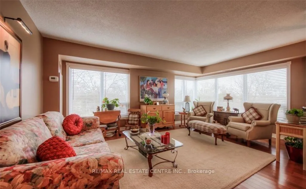 Photo 14 of Unit 808, 237 King Street W, Cambridge — HOMEH