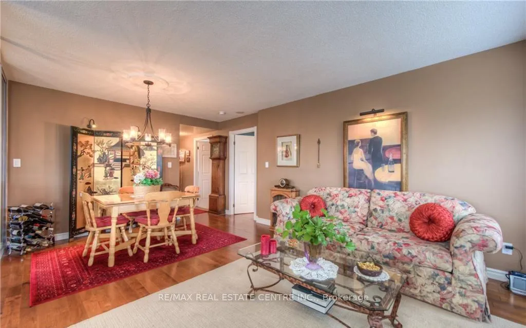 Photo 15 of Unit 808, 237 King Street W, Cambridge — HOMEH