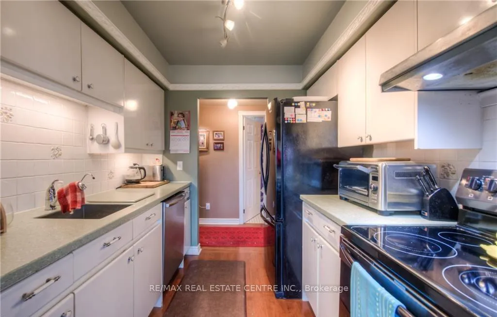 Photo 22 of Unit 808, 237 King Street W, Cambridge — HOMEH
