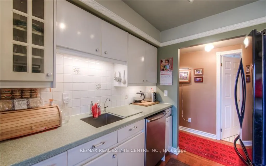 Photo 23 of Unit 808, 237 King Street W, Cambridge — HOMEH