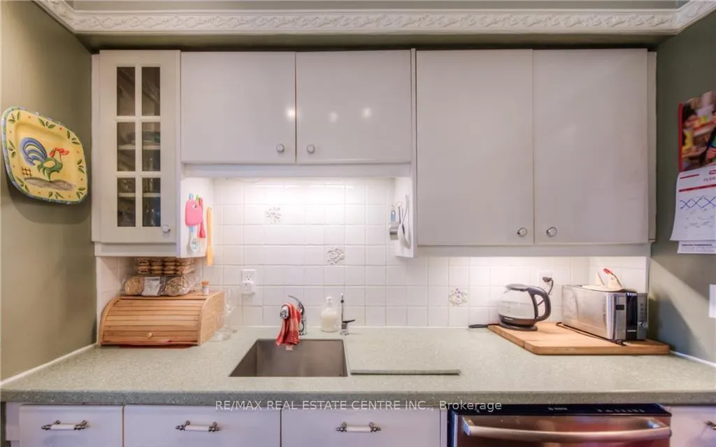 Photo 24 of Unit 808, 237 King Street W, Cambridge — HOMEH