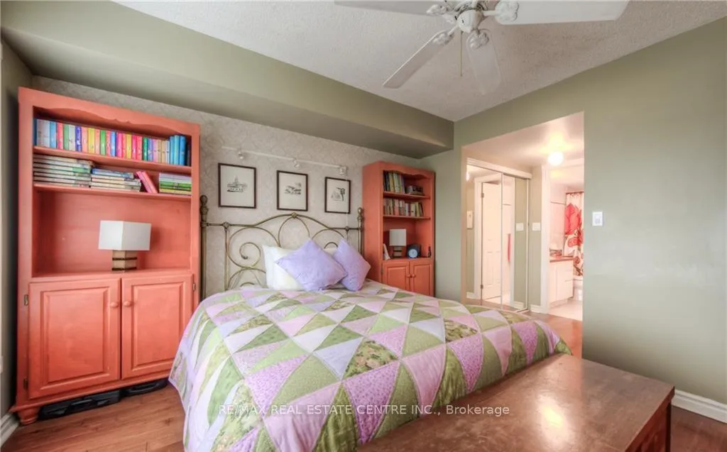 Photo 26 of Unit 808, 237 King Street W, Cambridge — HOMEH