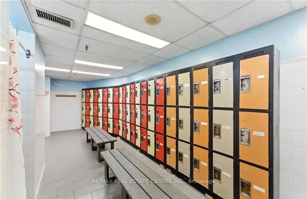 Photo 39 of Unit 808, 237 King Street W, Cambridge — HOMEH