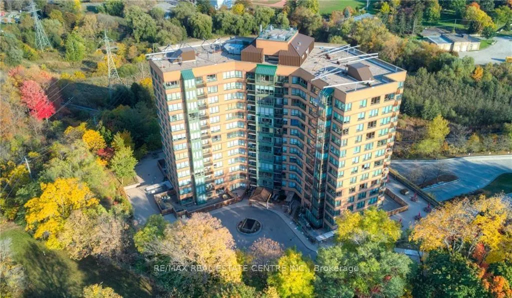 Photo 41 of Unit 808, 237 King Street W, Cambridge — HOMEH