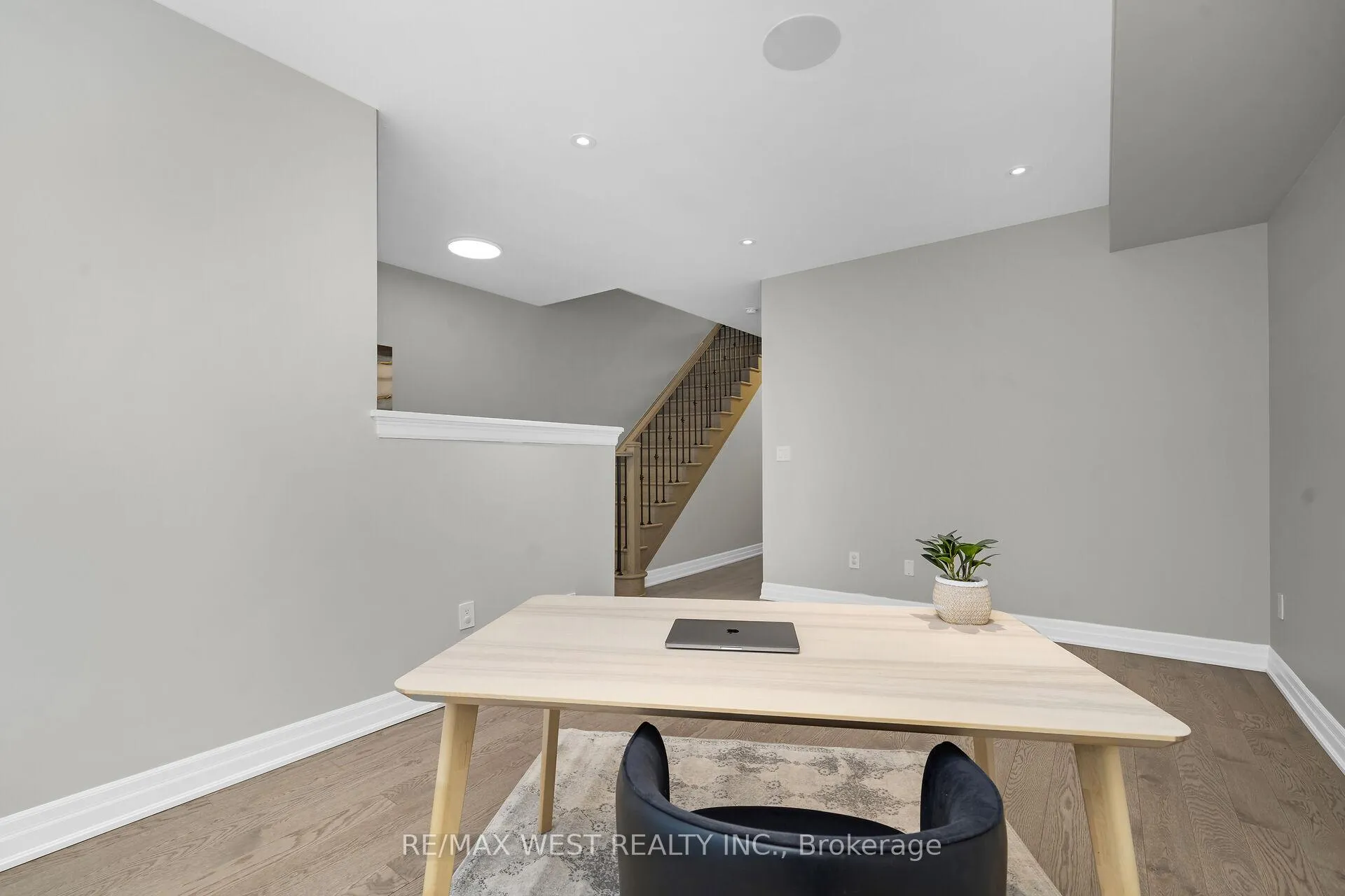 Photo 5 of 8208 Pine Valley Drive, Vaughan, East Woodbridge — HOMEH