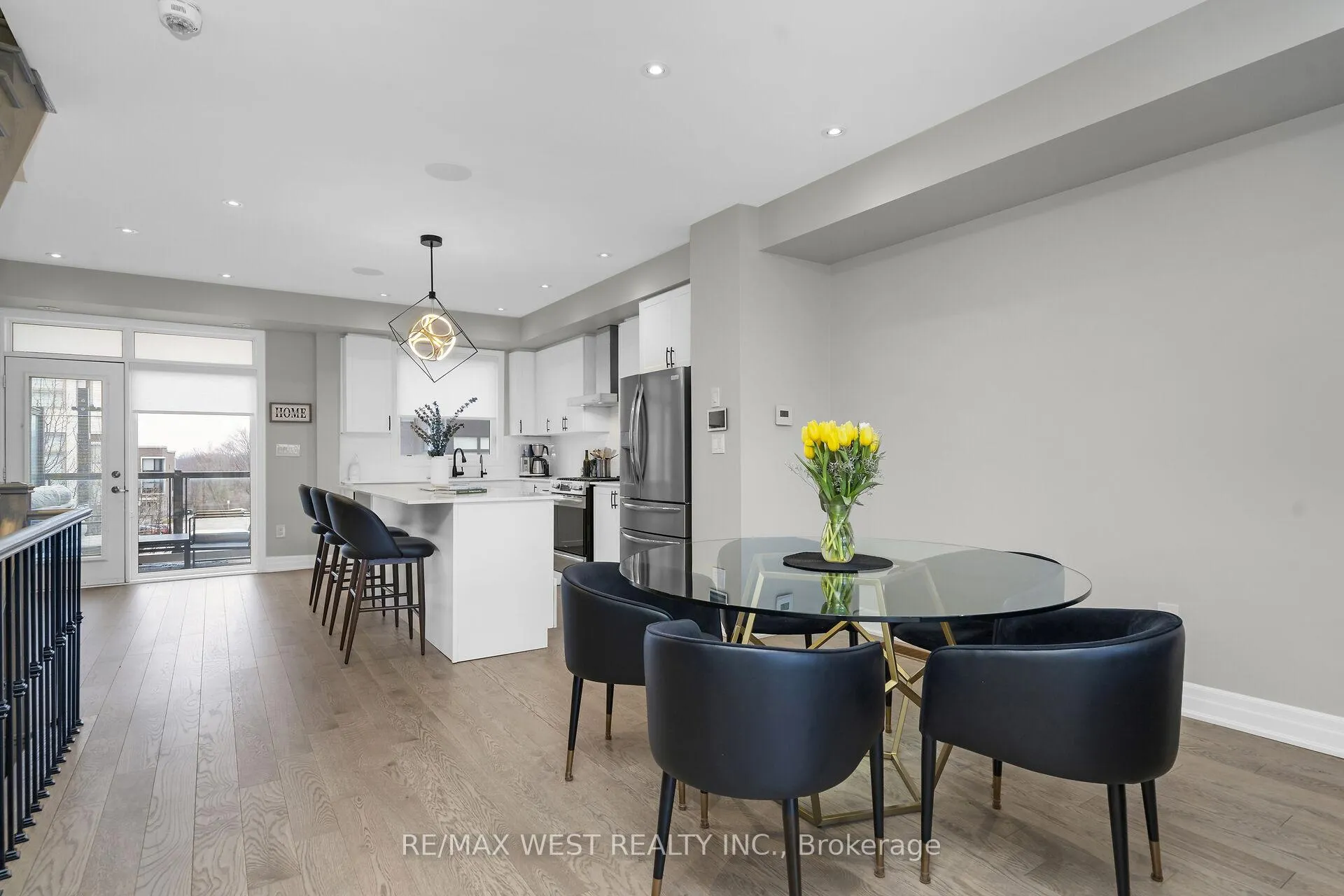 Photo 11 of 8208 Pine Valley Drive, Vaughan, East Woodbridge — HOMEH