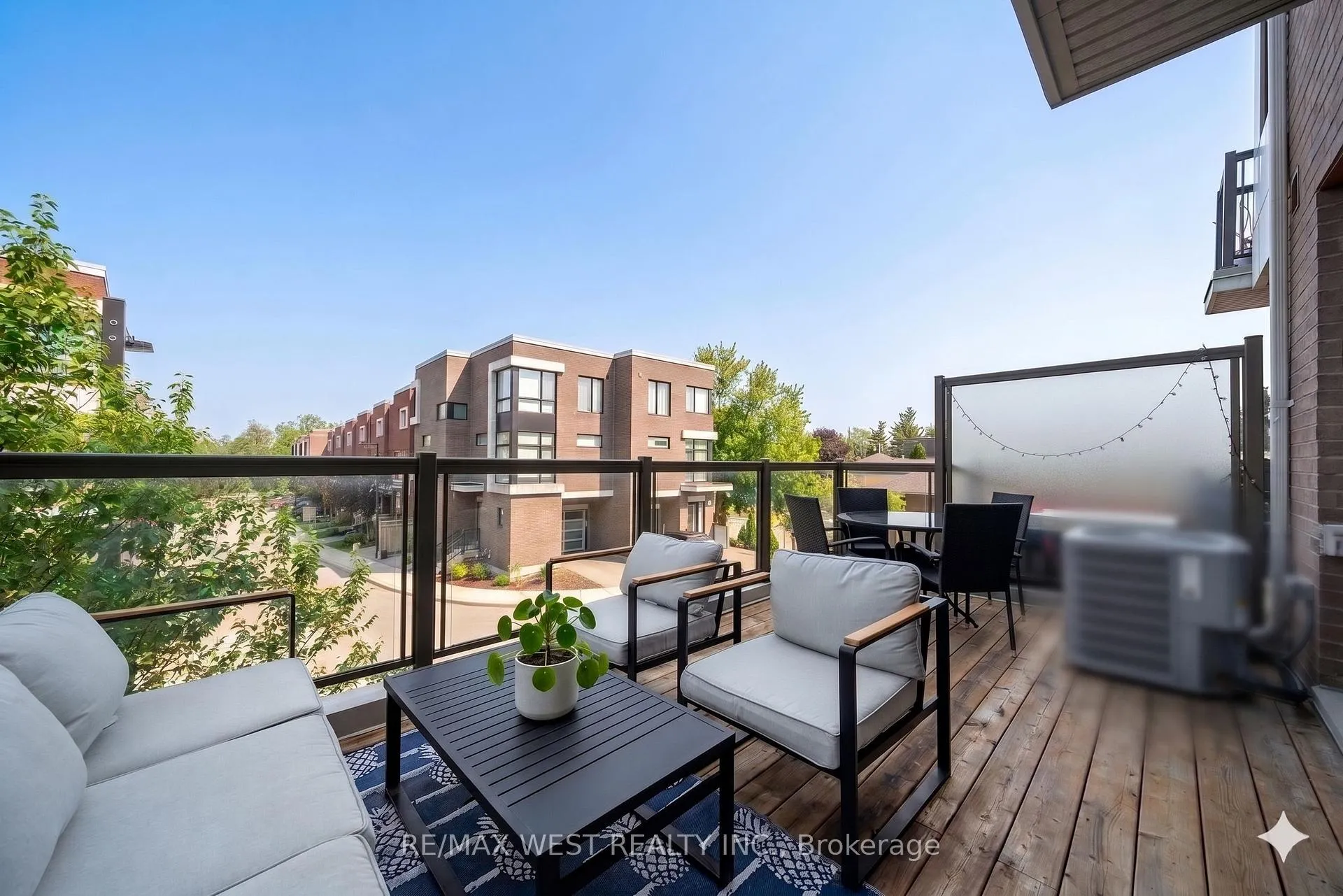 Photo 15 of 8208 Pine Valley Drive, Vaughan, East Woodbridge — HOMEH