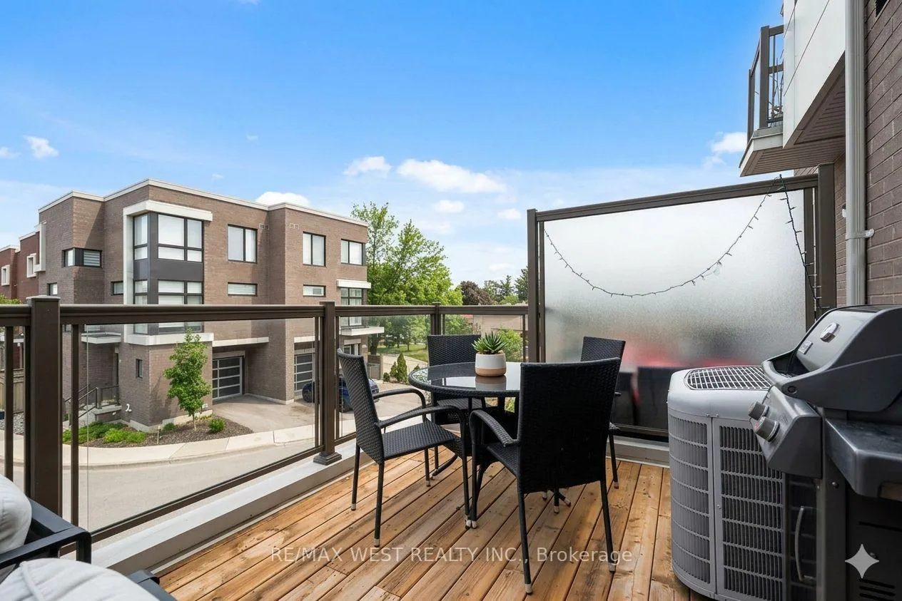 Photo 16 of 8208 Pine Valley Drive, Vaughan, East Woodbridge — HOMEH
