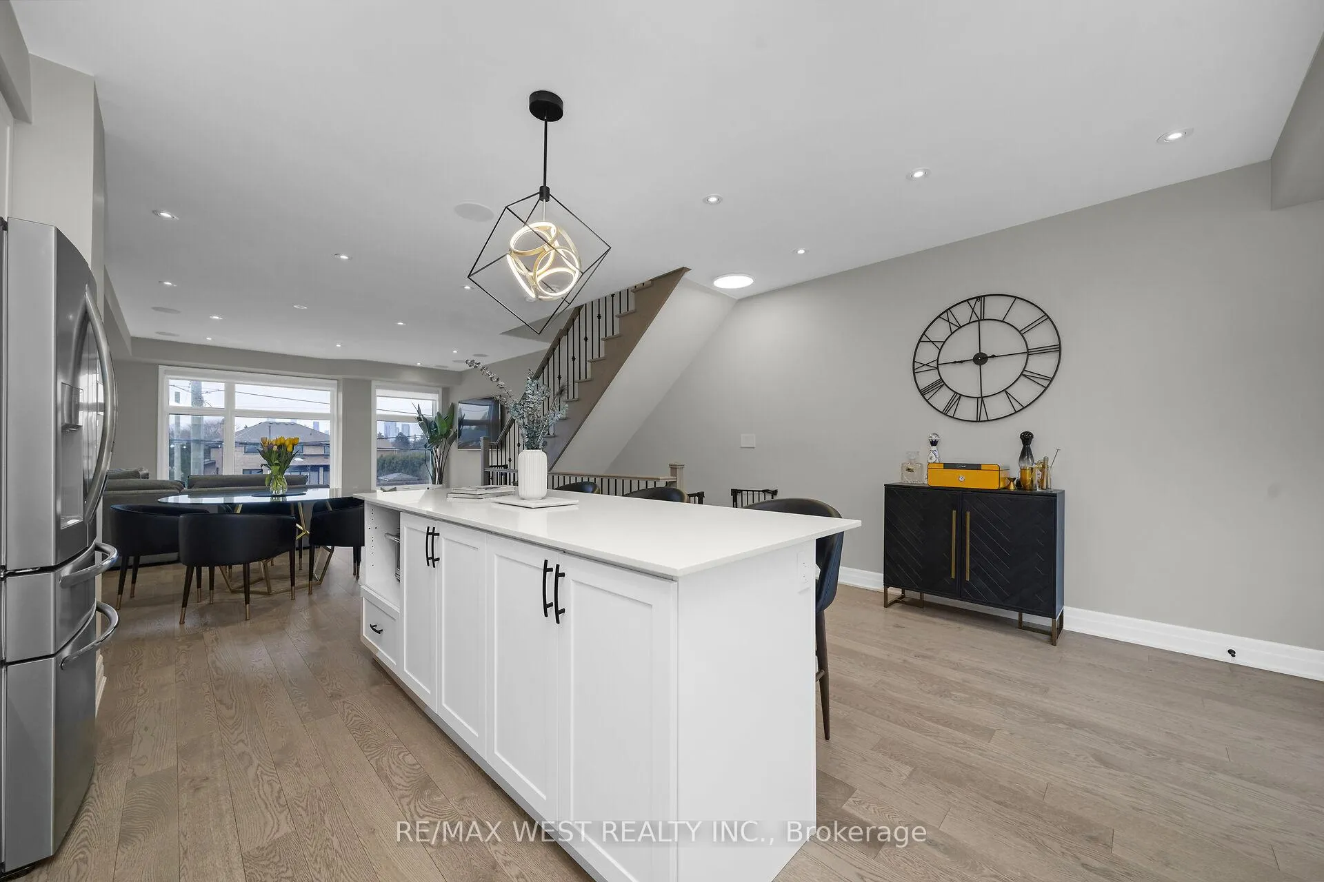 Photo 21 of 8208 Pine Valley Drive, Vaughan, East Woodbridge — HOMEH